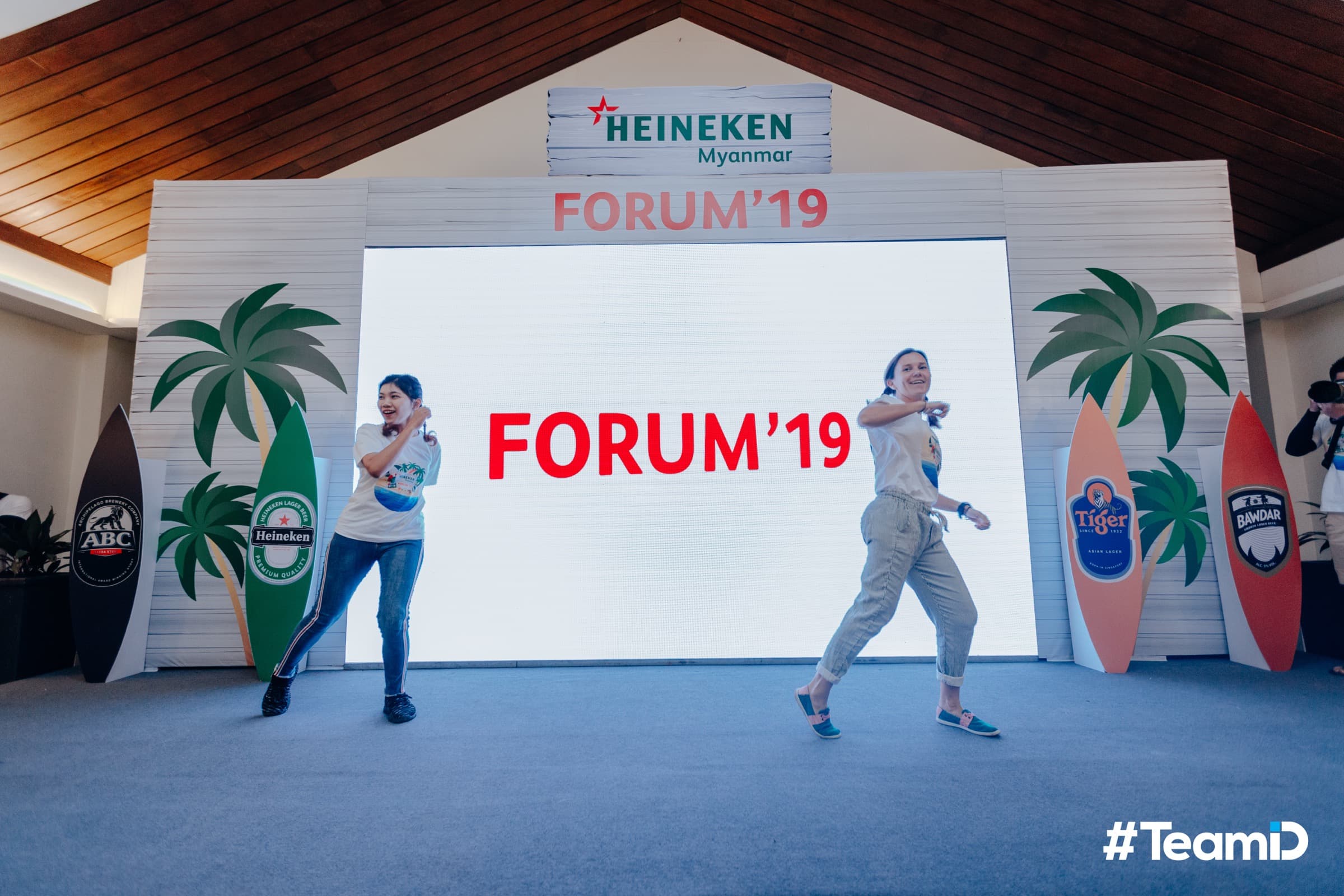 Heineken Forum '19 — the stage as built, surfboards and LED wall