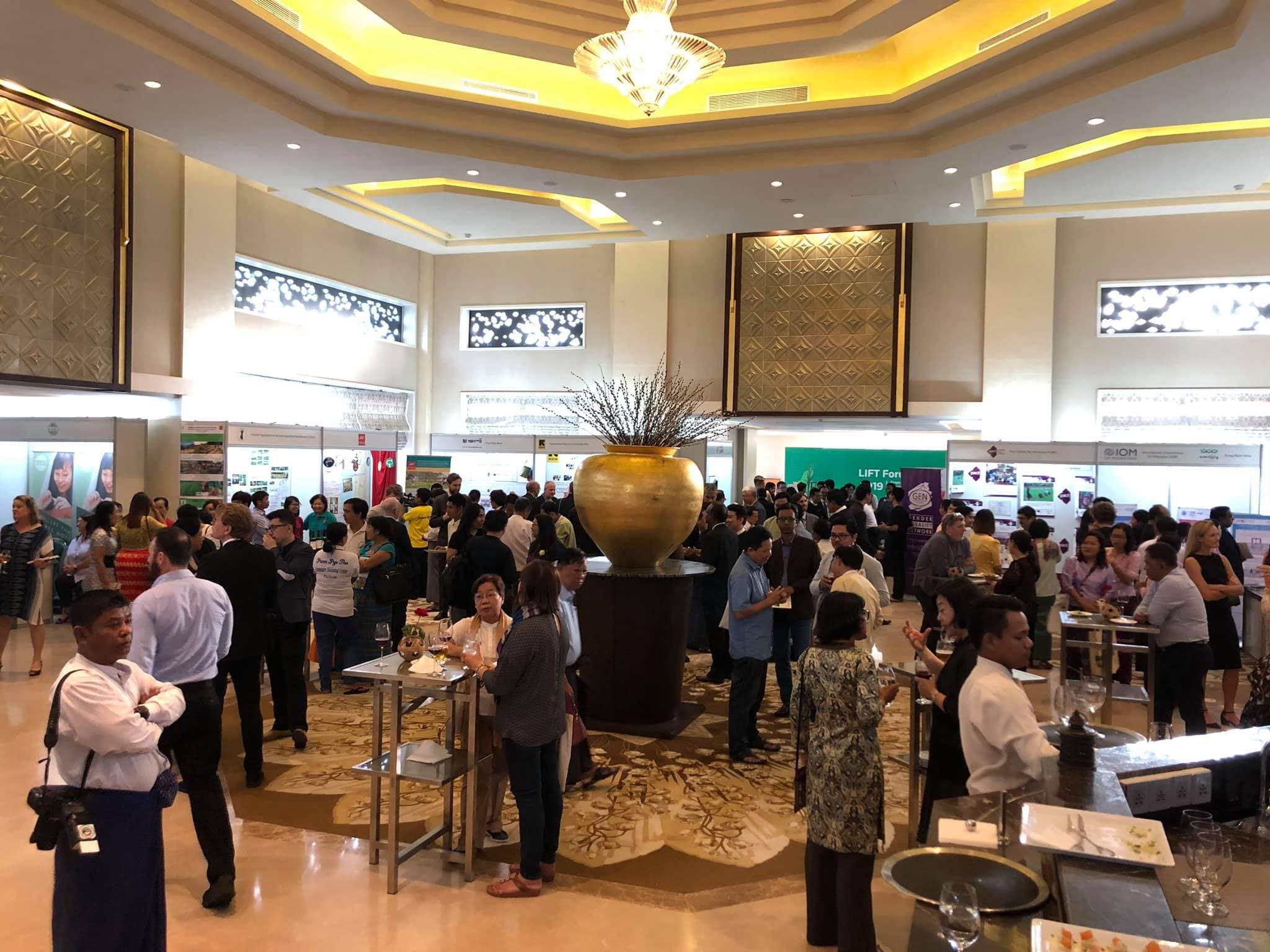 The partner exhibition hall during the forum