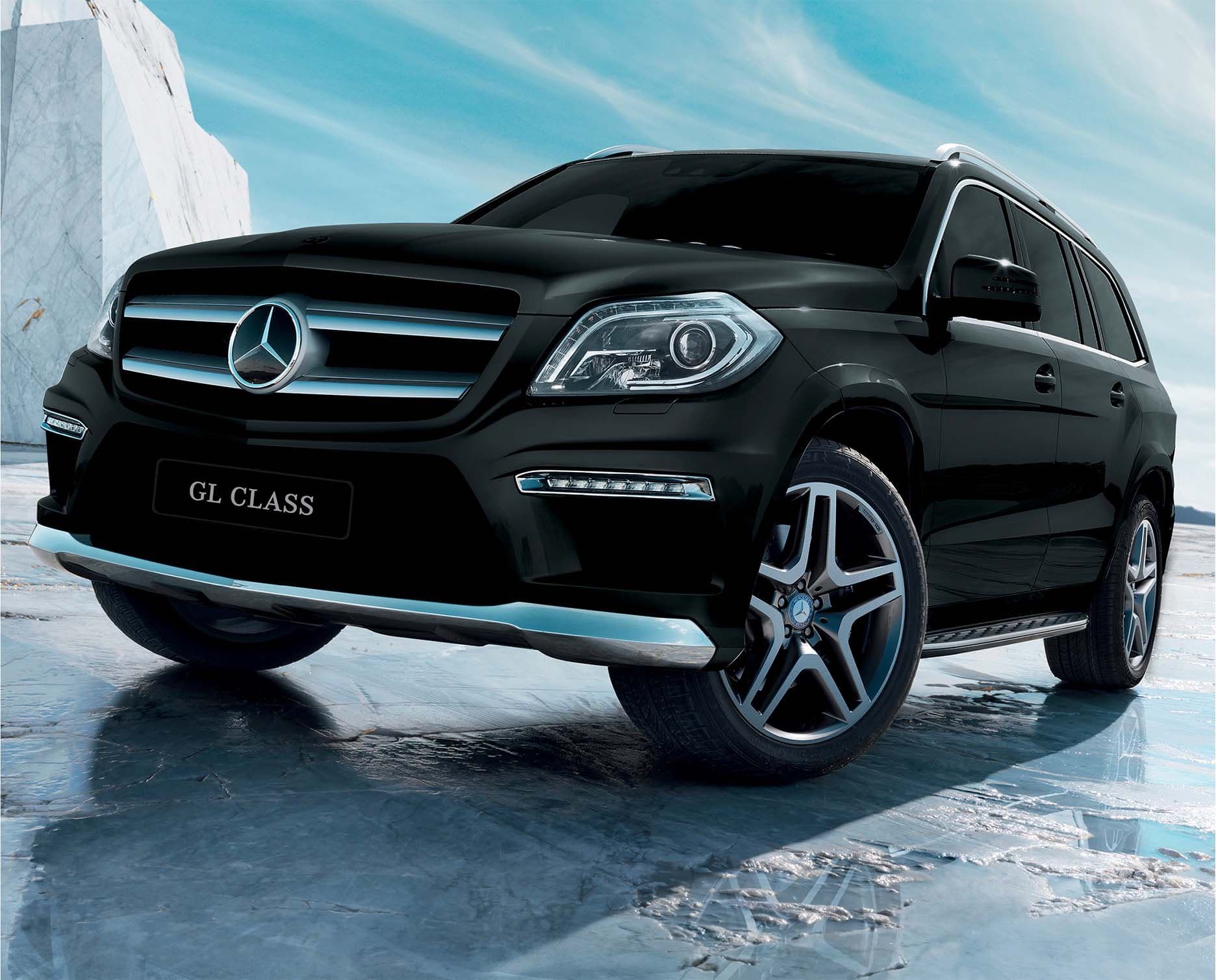 Mercedes-Benz GL-Class Exclusive Black Edition — launch key visual
