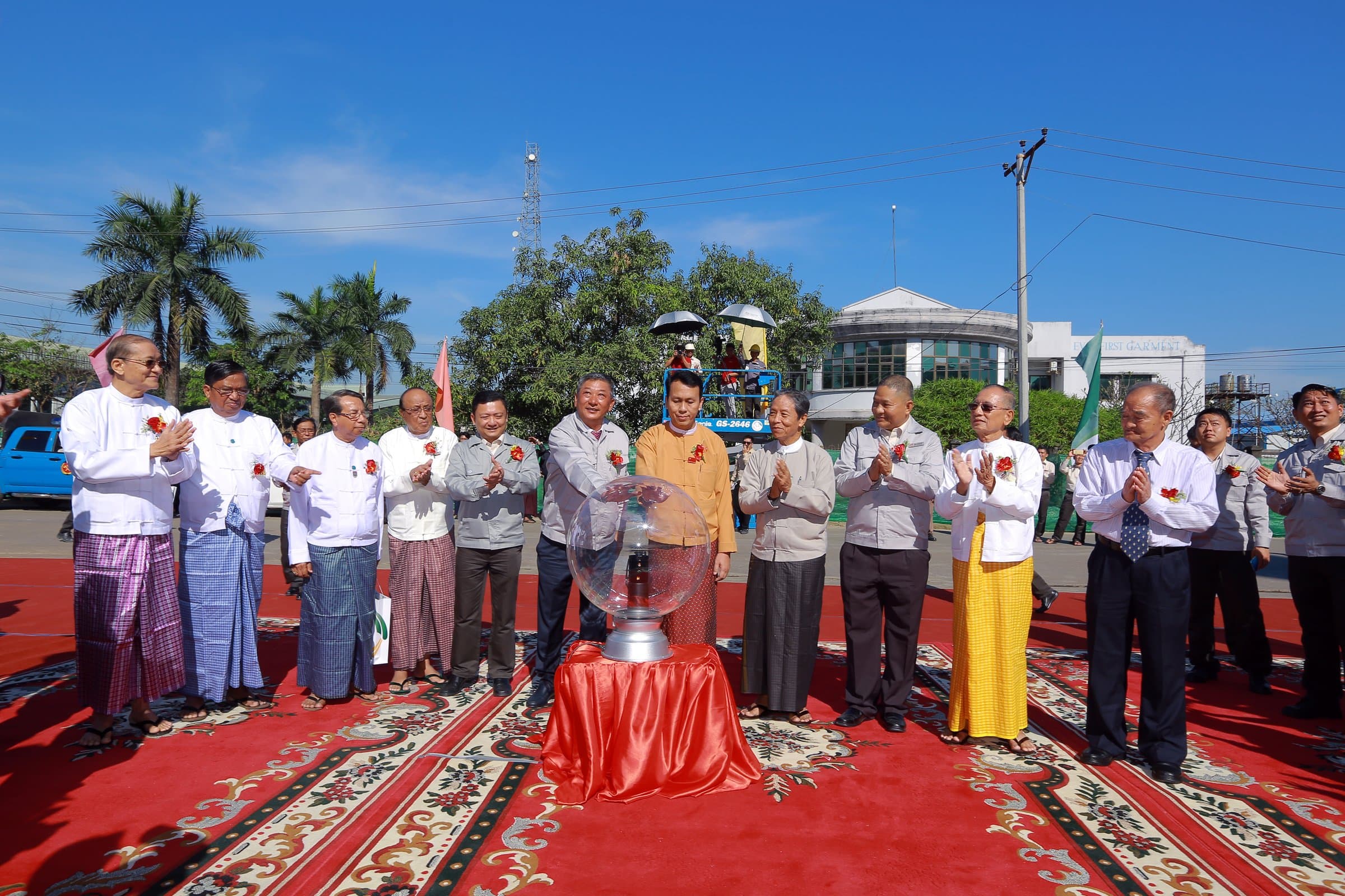 Ribbon ceremony on the red carpet, January 2017